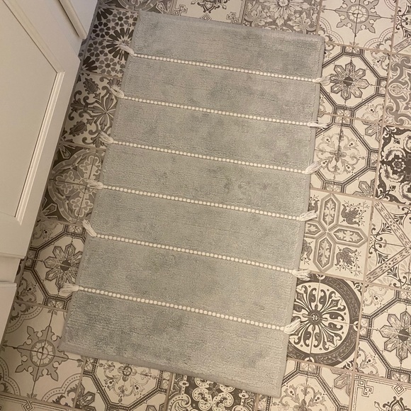 (2) Organic Tassel Stripe Bath Mats From West Elm - Picture 4 of 12